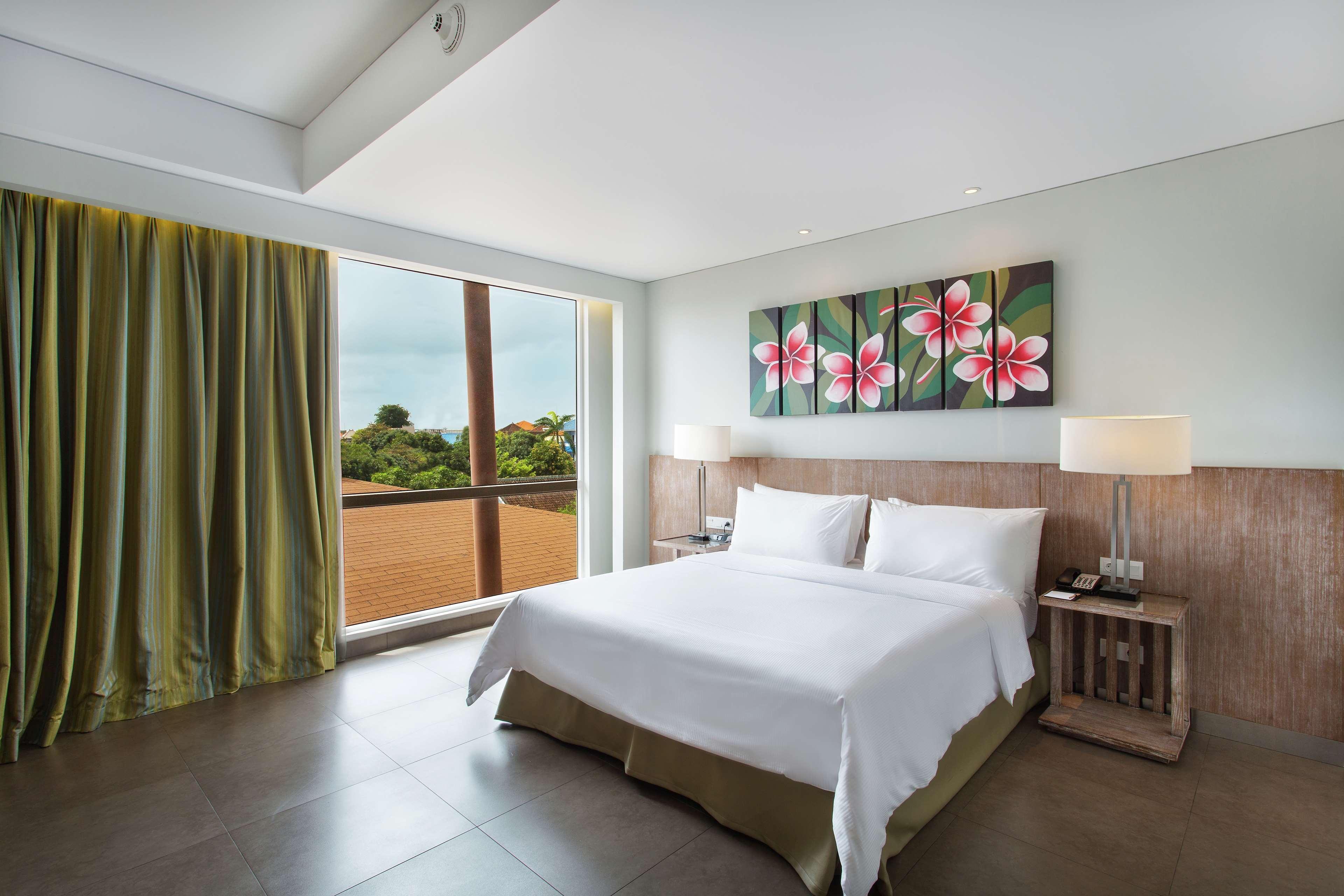 Hilton Garden Inn Bali Ngurah Rai Airport Kuta  Exterior photo